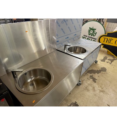 RF bord med hjul og vask og hane